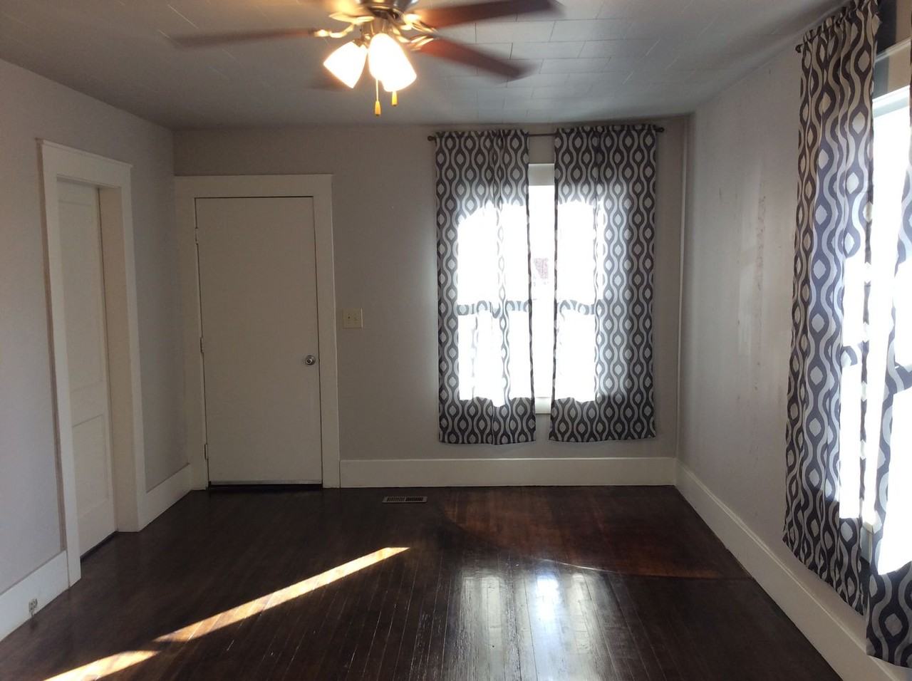 3108 N Alder St - Photo 2 of 3