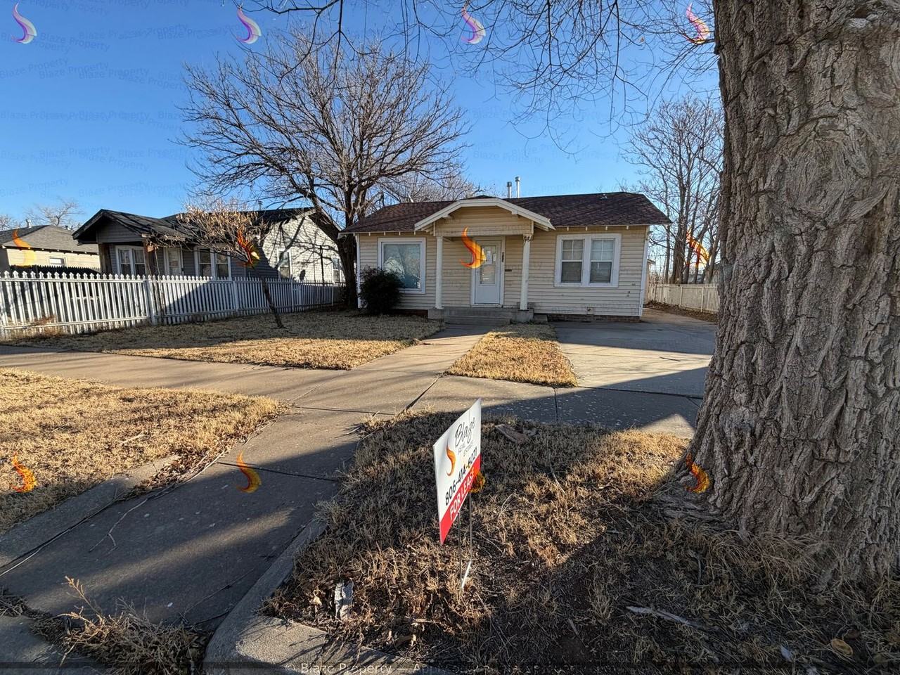 833 S Kentucky St - Photo 2 of 15