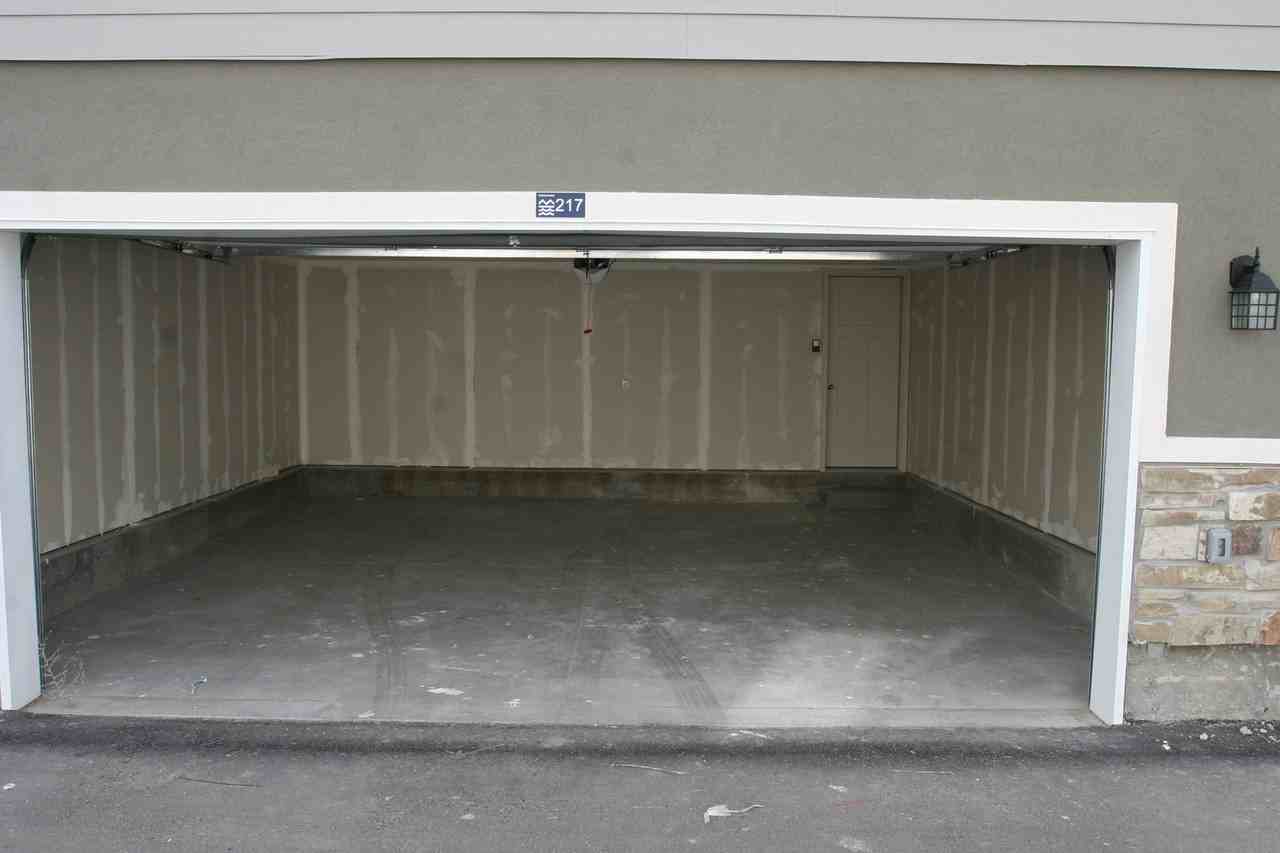 225 N 680 E - Photo 4 of 14