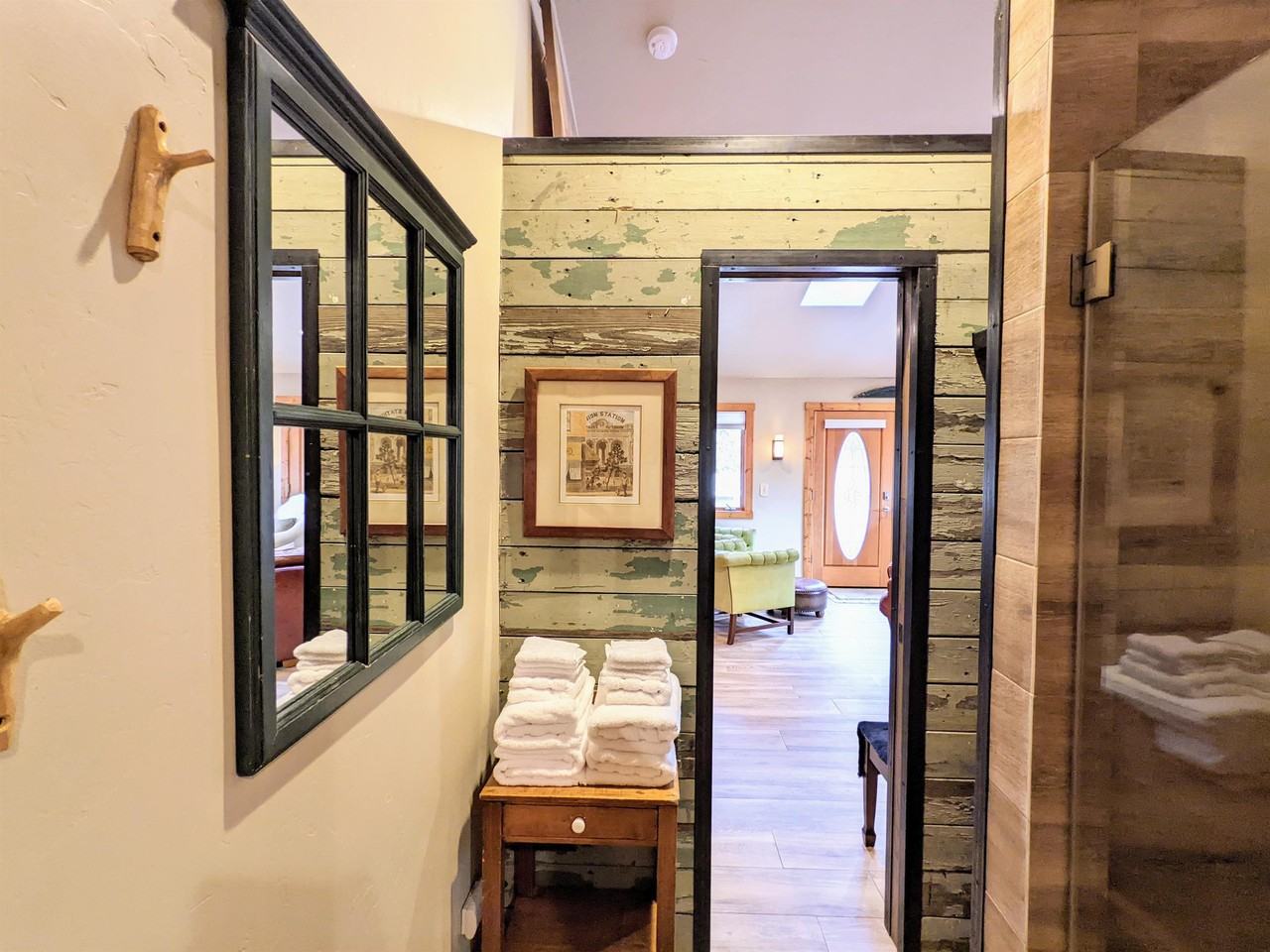 32114 Upper Bear Creek Road Guest House #32114- G - - Photo 2 of 50