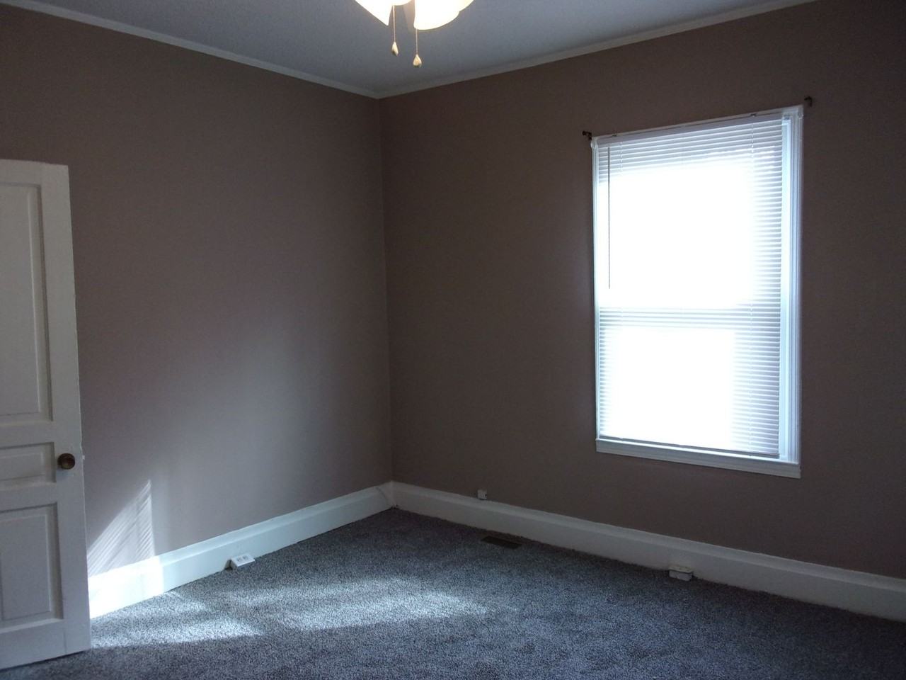 244 Rhea St - Photo 4 of 16