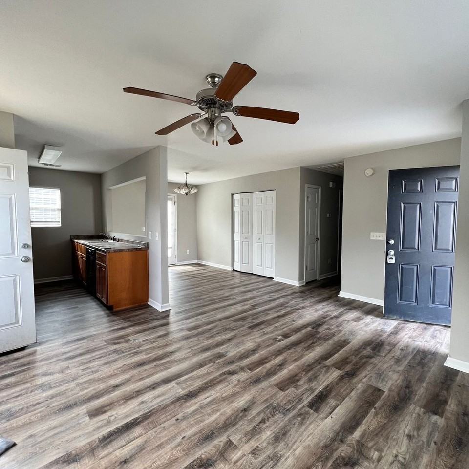 6438 Swallowtail Dr - Photo 3 of 7