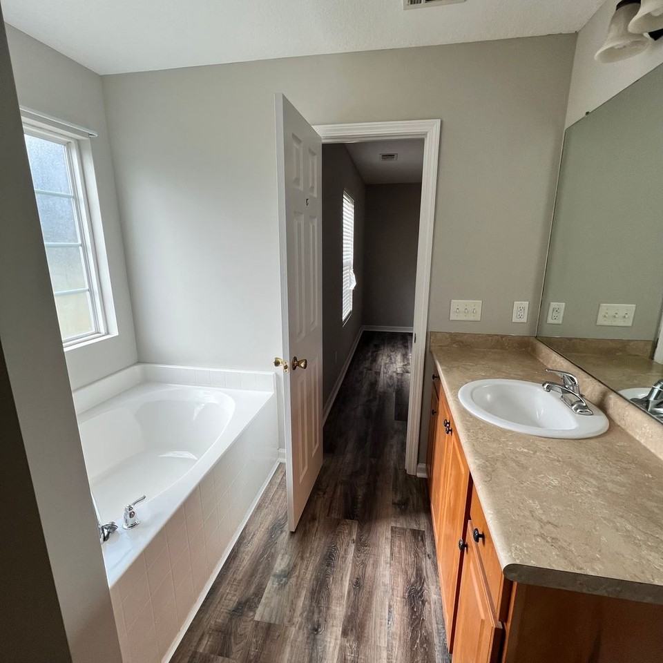 6438 Swallowtail Dr - Photo 4 of 7