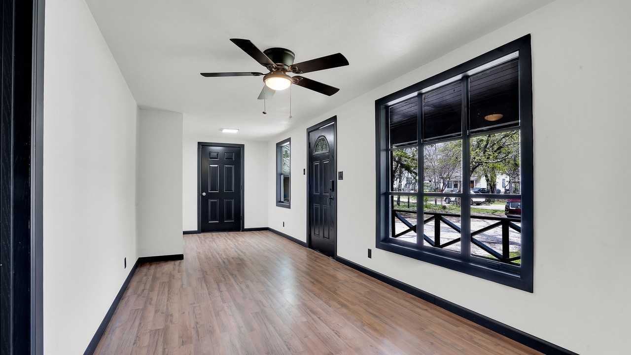 421 H St Nw - Photo 3 of 13