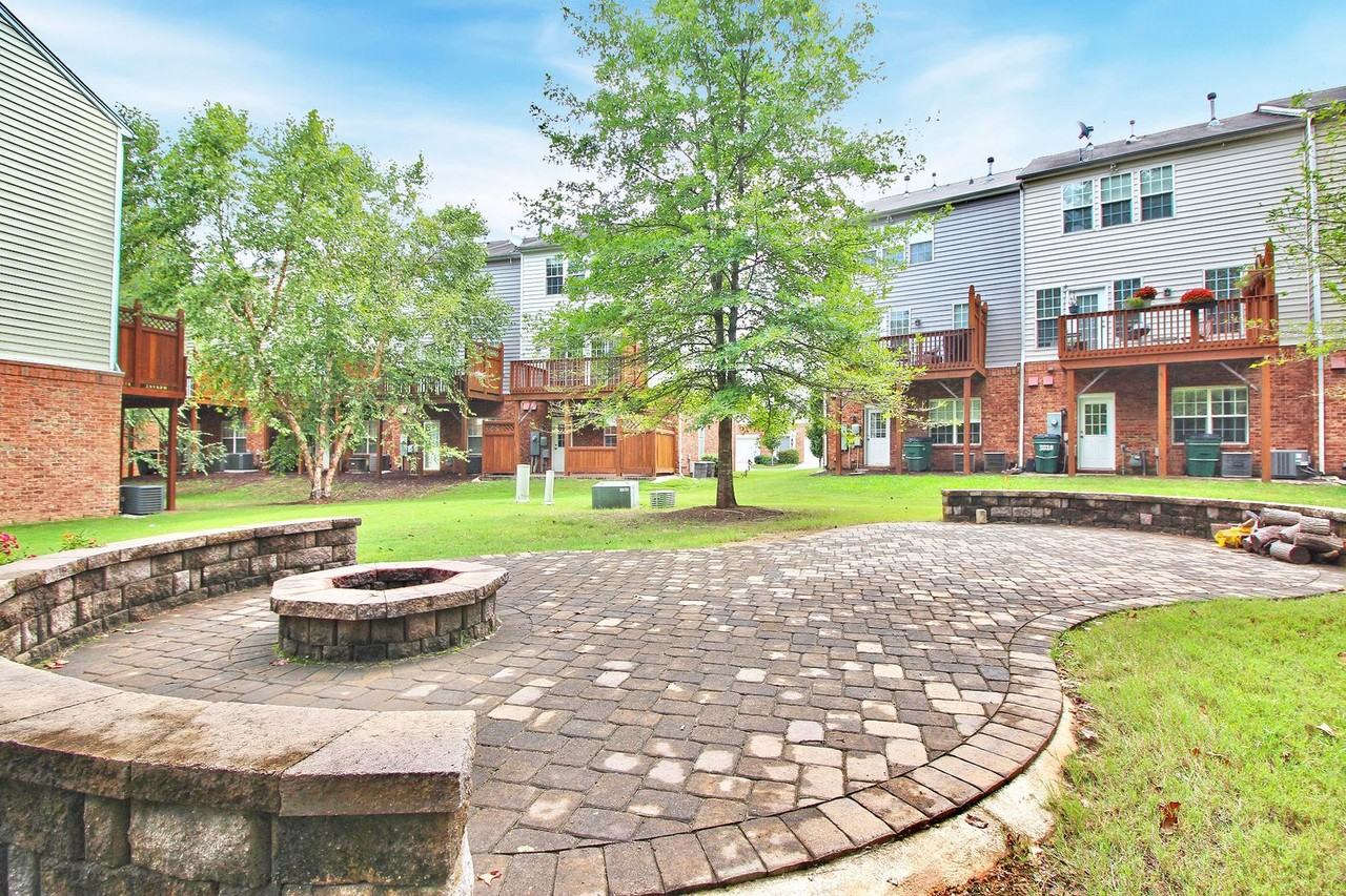 2940 Castleberry Ct - Photo 5 of 37