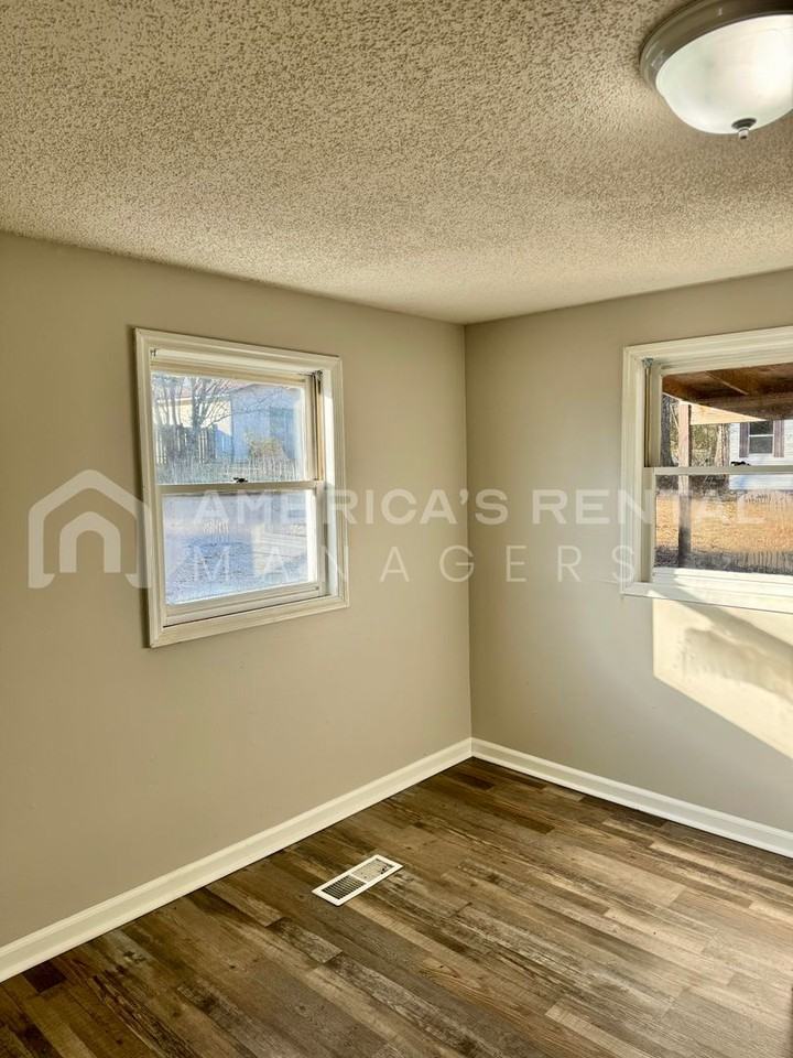 606 Flag Pole Mountain Rd - Photo 7 of 15