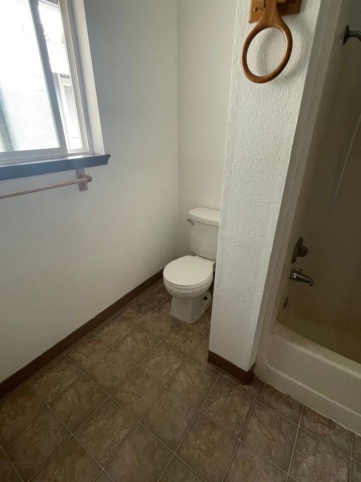 00570-White Rock LLC-Independence Property - Photo 3 of 25