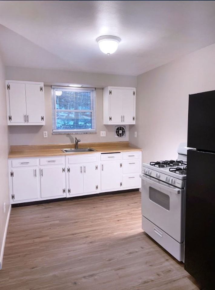 111 E Fairview Ave 2nd Fl - Photo 2 of 16