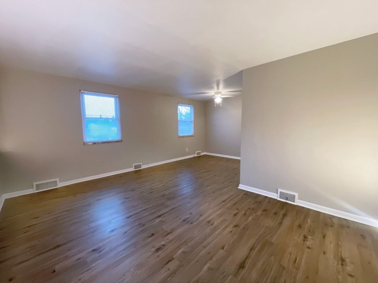111 E Fairview Ave 2nd Fl - Photo 5 of 16