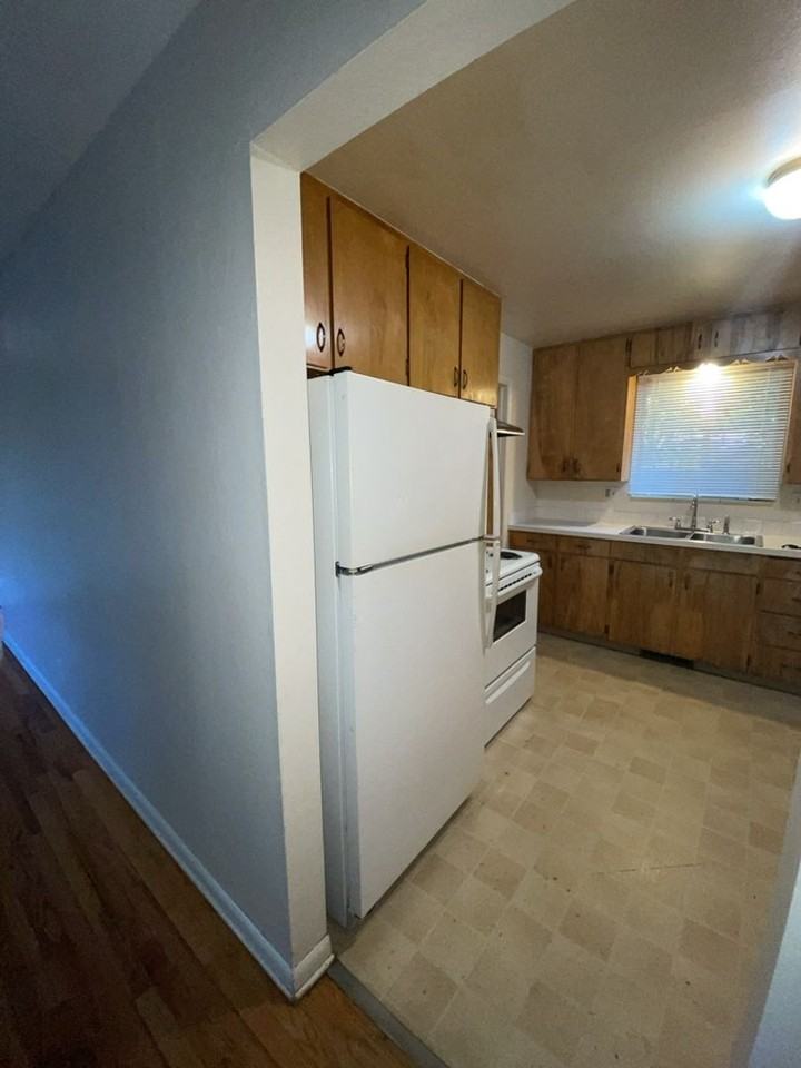 1941 Springfield Dr - Photo 5 of 34