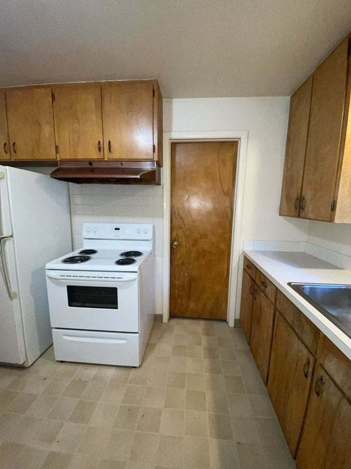 1941 Springfield Dr - Photo 7 of 34