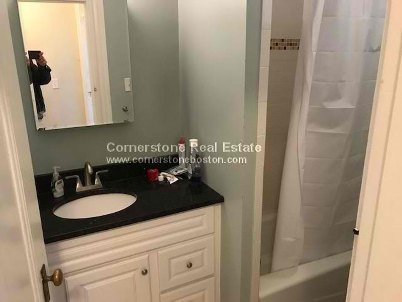 1293 Cambridge St - Photo 2 of 7