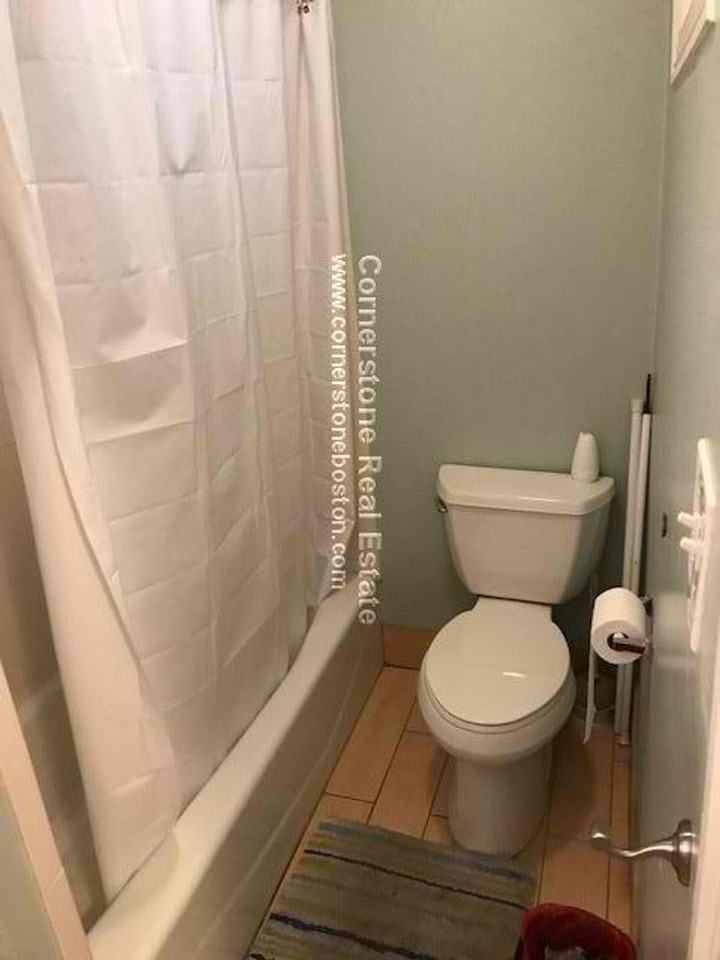 1293 Cambridge St - Photo 3 of 7