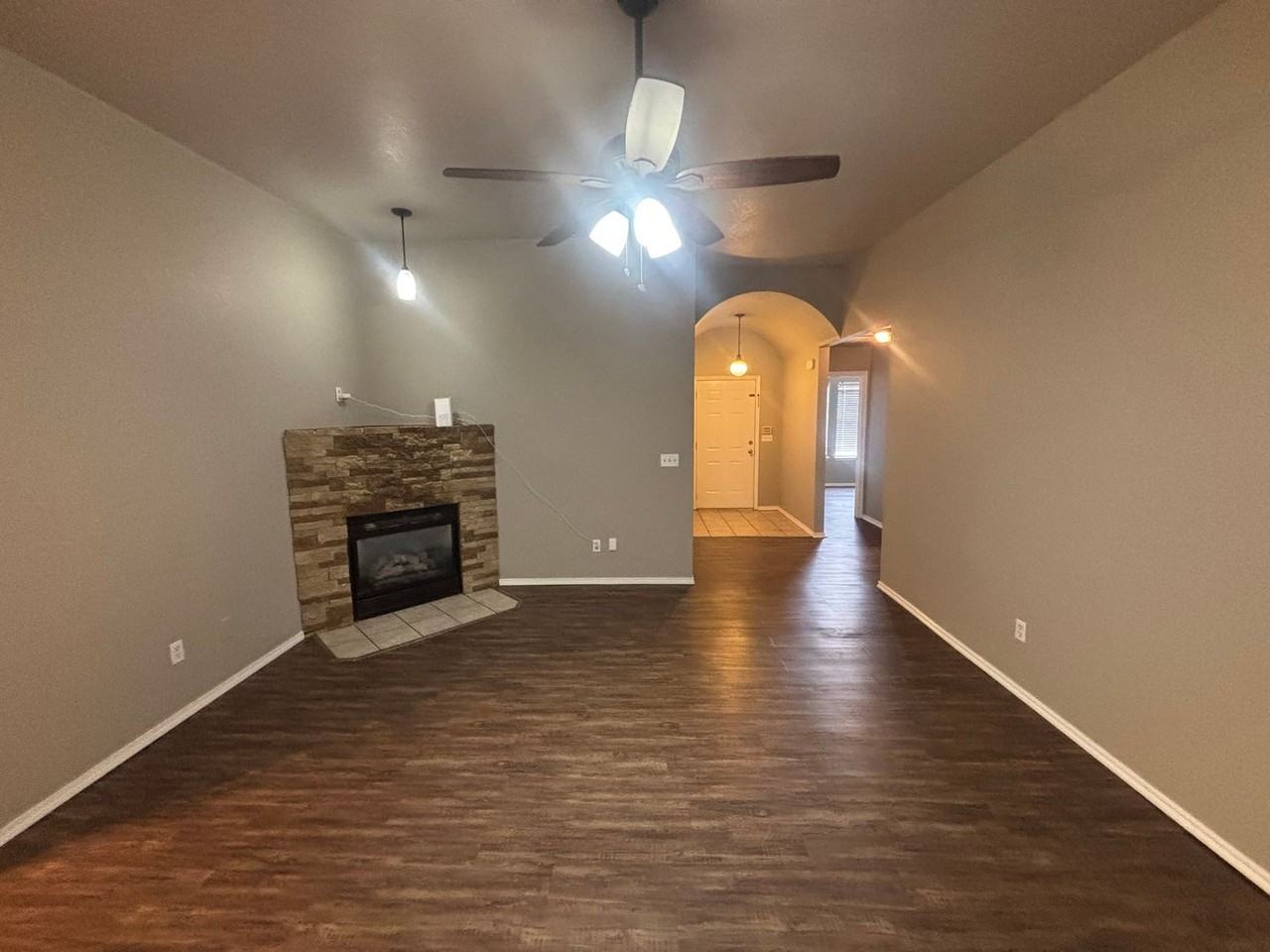 1404 Jordon Cir - Photo 3 of 13