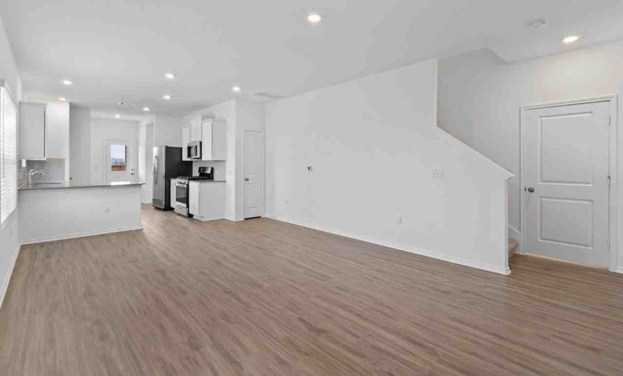 7229 Spotted Leaf Way - Photo 3 of 33