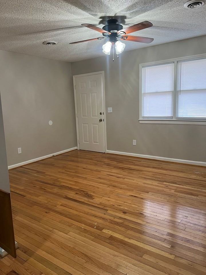 409 Brookhaven Dr - Photo 4 of 5