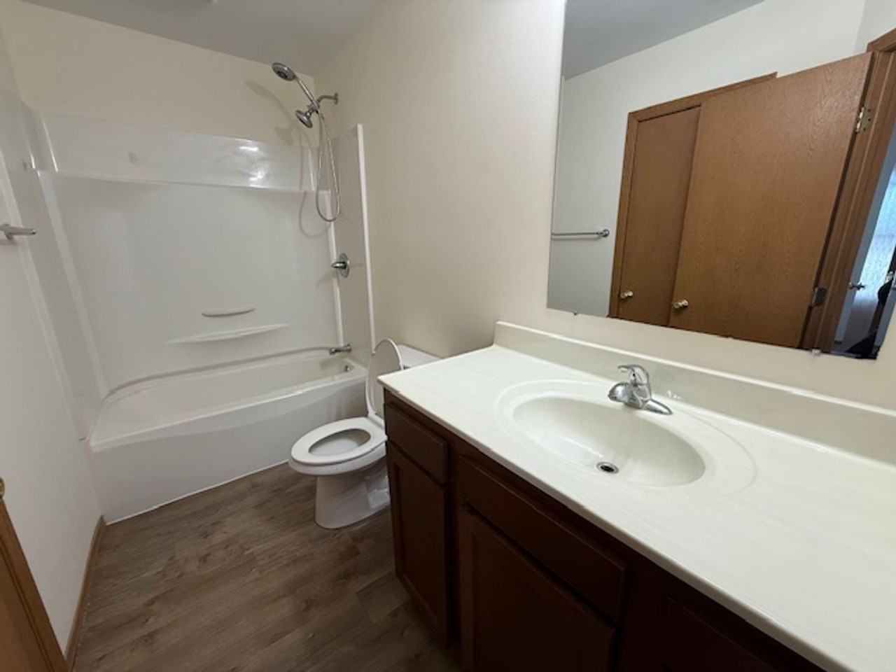 619 E Dodge St #B - Photo 6 of 10