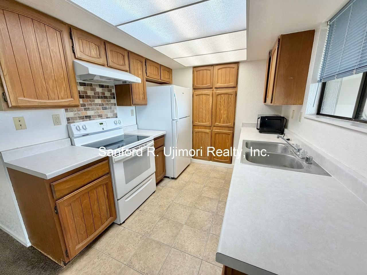 98-1701 Kaahumanu St #28C - Photo 2 of 18