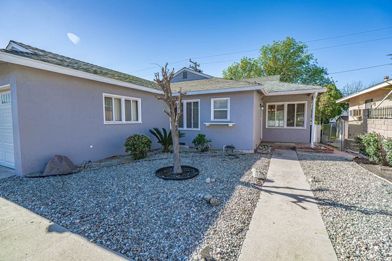 3046 Los Olivos Ln - Photo 3 of 24