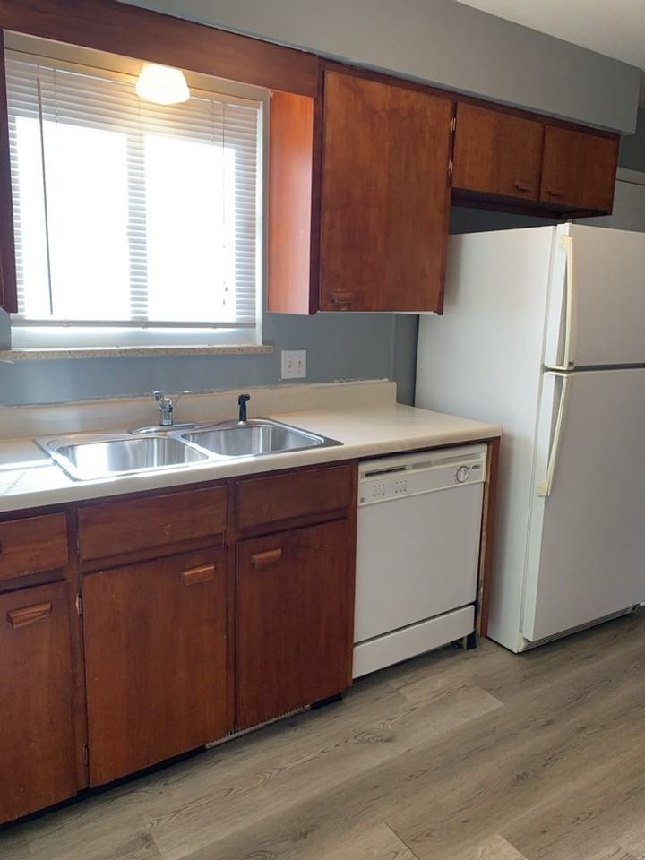 1140 S Bryan Ave - Photo 7 of 23