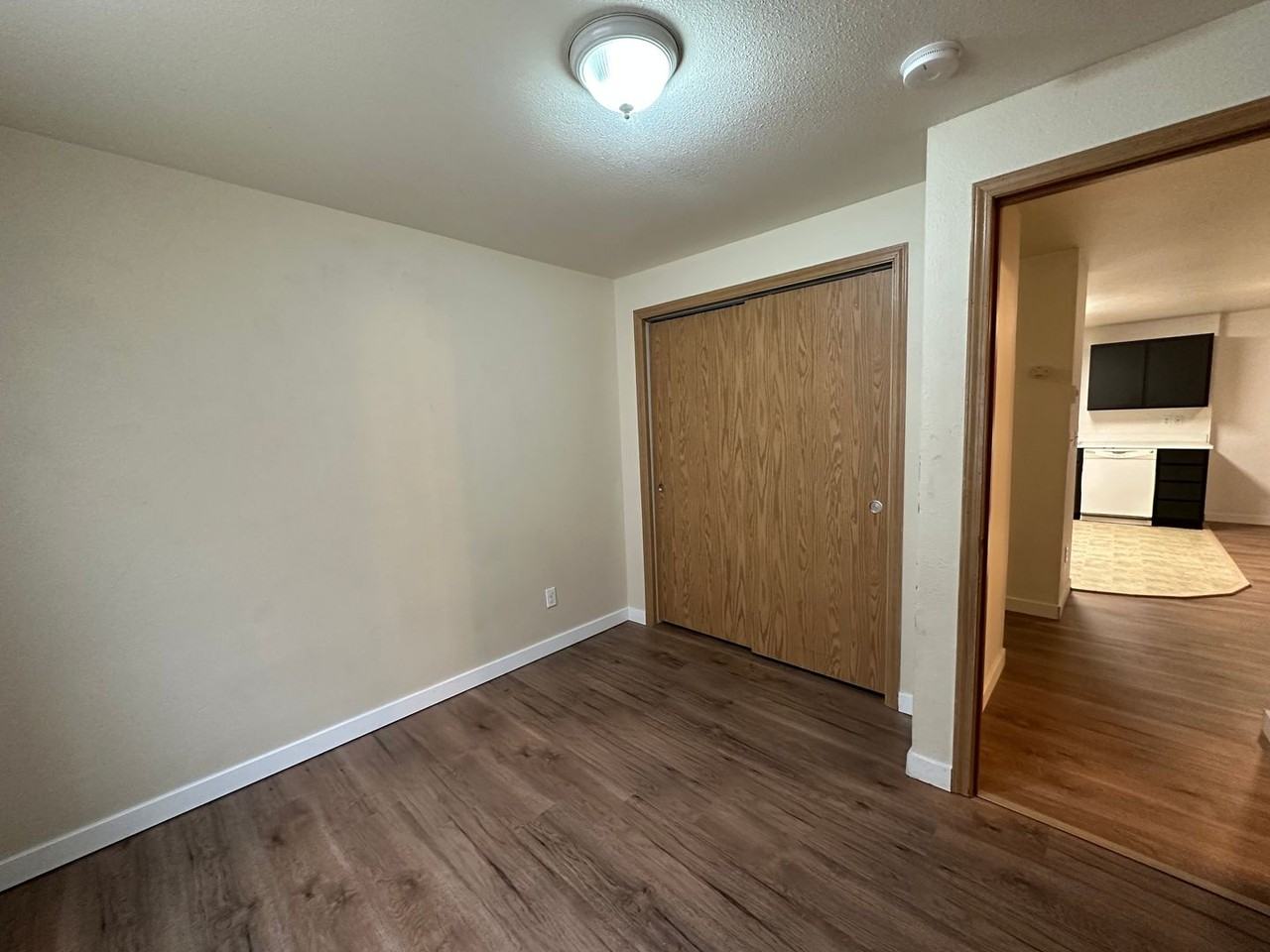 1140 W Vine St - Photo 6 of 9