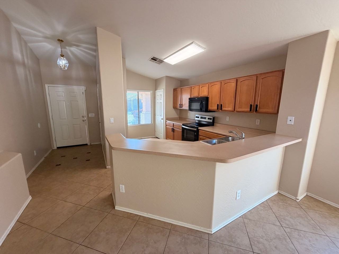 15752 W Yavapai St - Photo 6 of 24