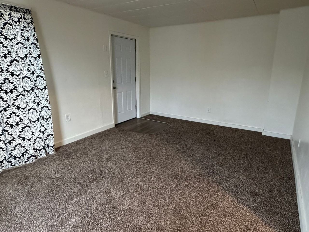 2920 Ne Riverside Ave - Photo 2 of 9