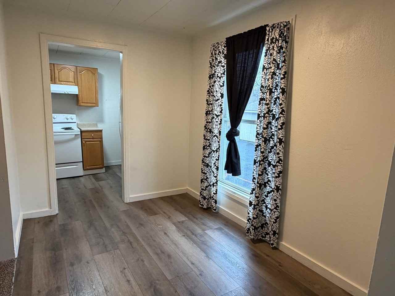 2920 Ne Riverside Ave - Photo 3 of 9