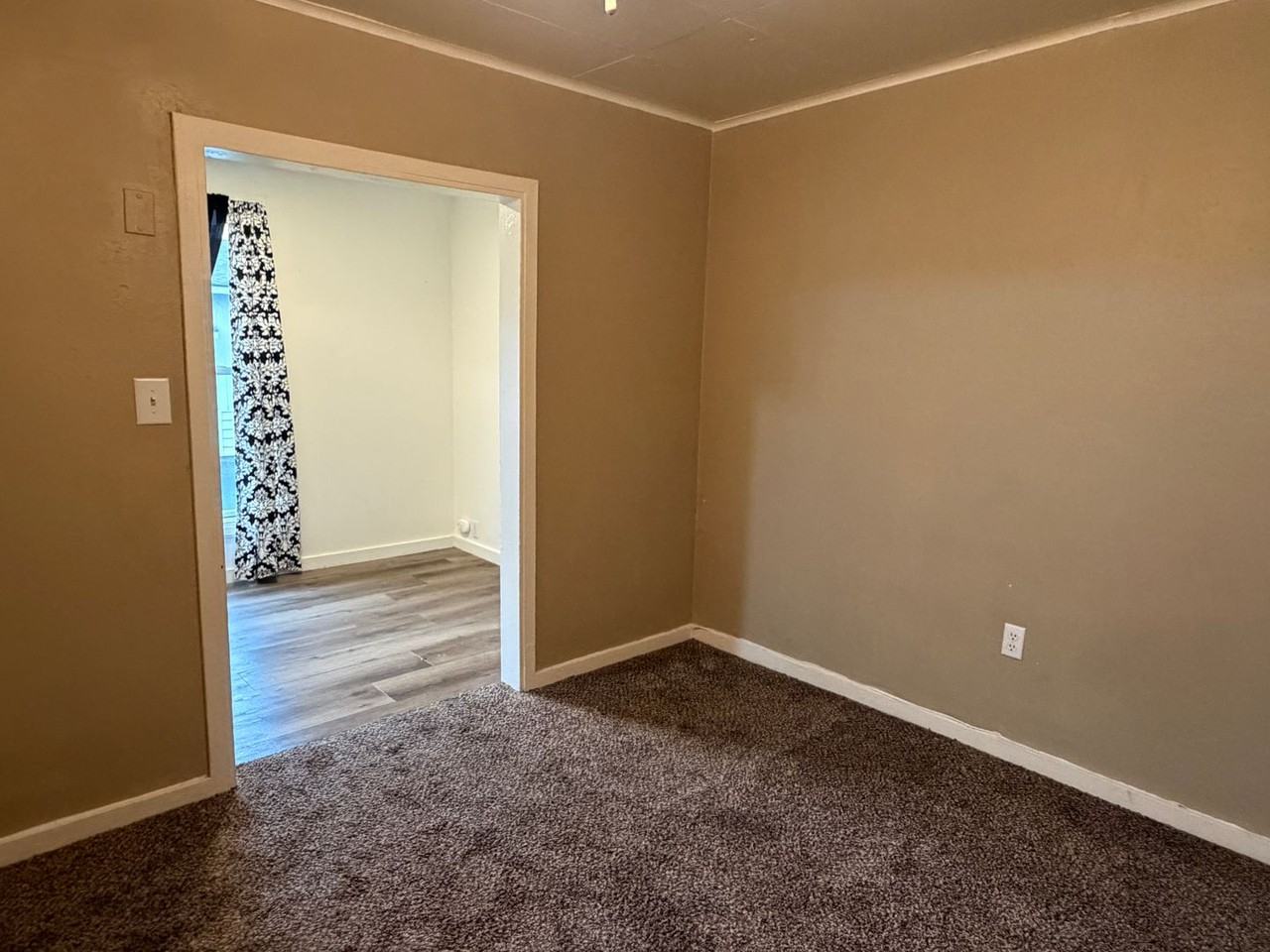 2920 Ne Riverside Ave - Photo 7 of 9