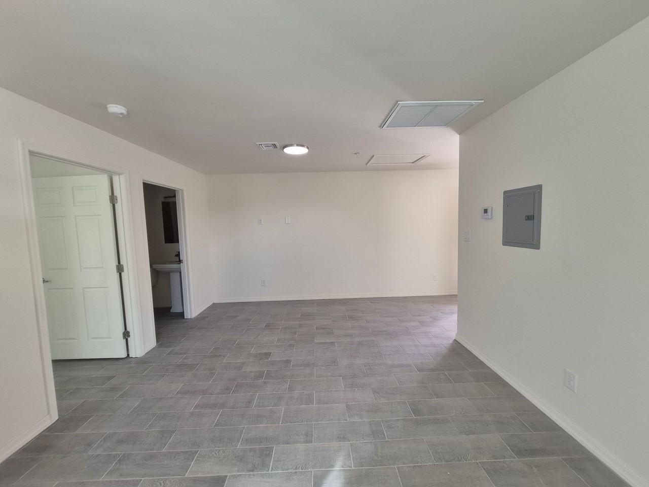 183 N 23rd - Photo 3 of 9