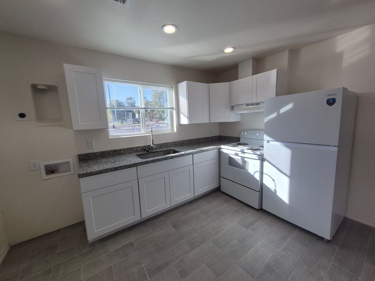 183 N 23rd - Photo 4 of 9