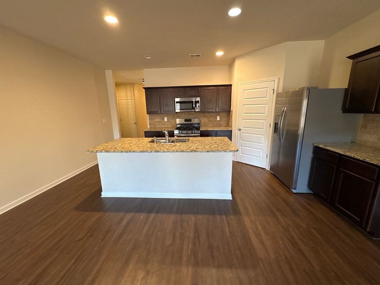 3061 White Gate Loop - Photo 7 of 21