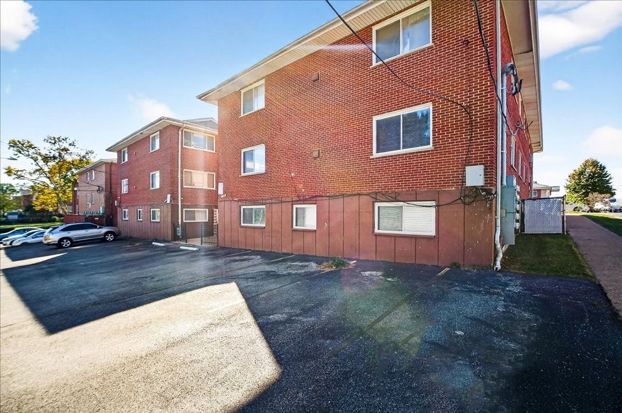 3530 Morganford Rd - Photo 3 of 17