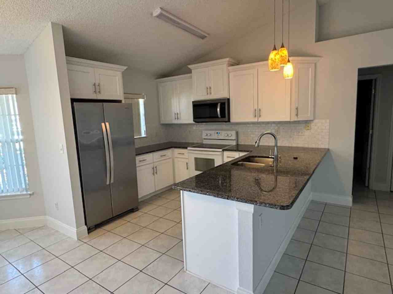 30 Freeland Ln - Photo 2 of 8