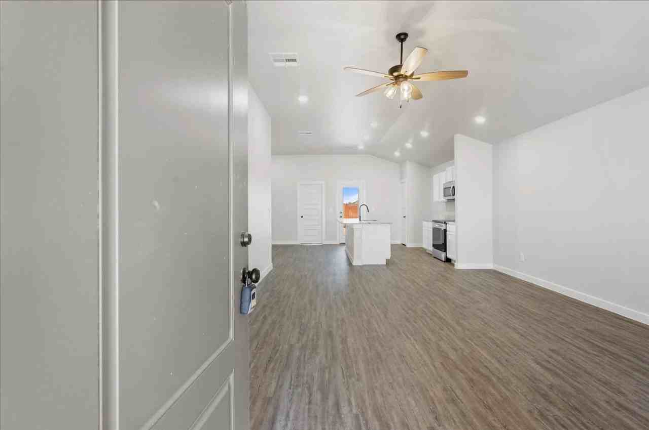 2154 Kokomo Ave - Photo 2 of 11