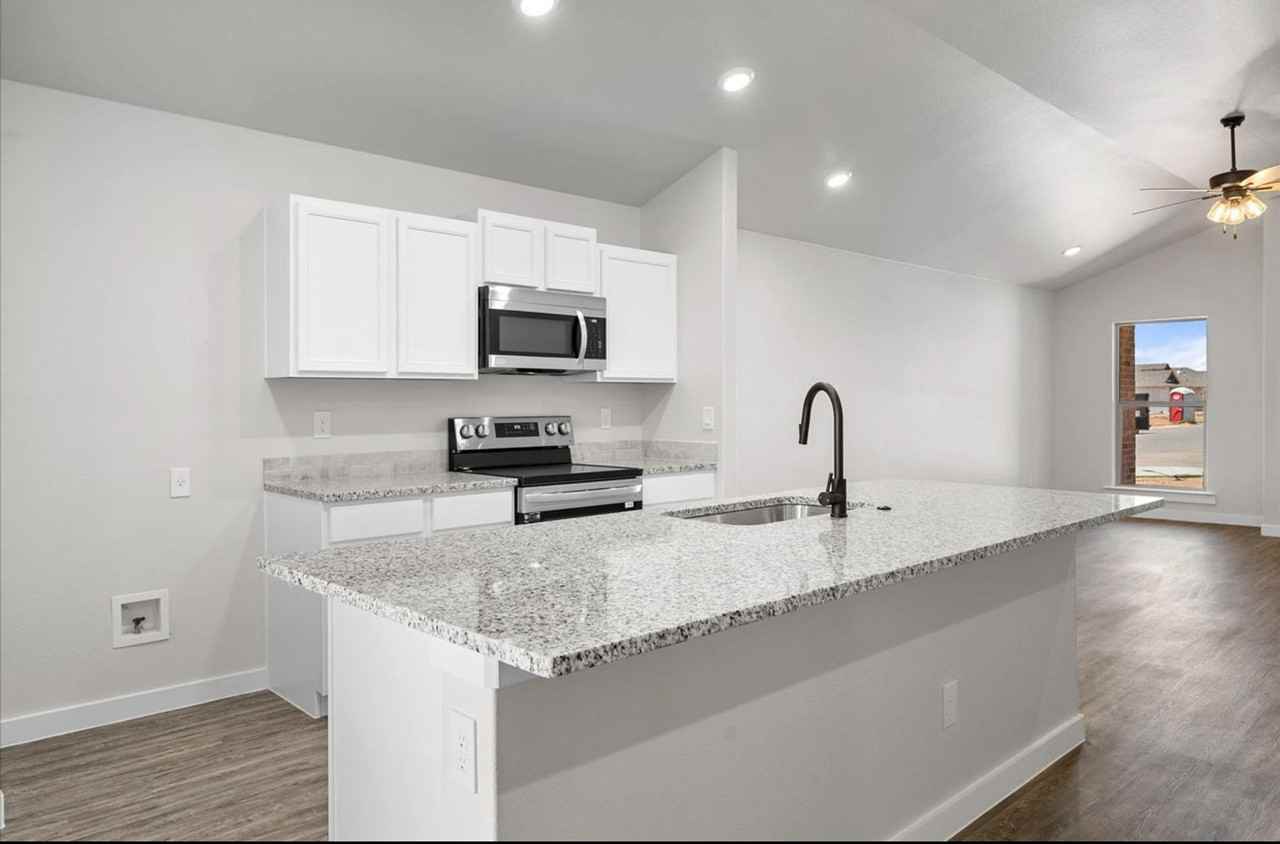 2154 Kokomo Ave - Photo 6 of 11