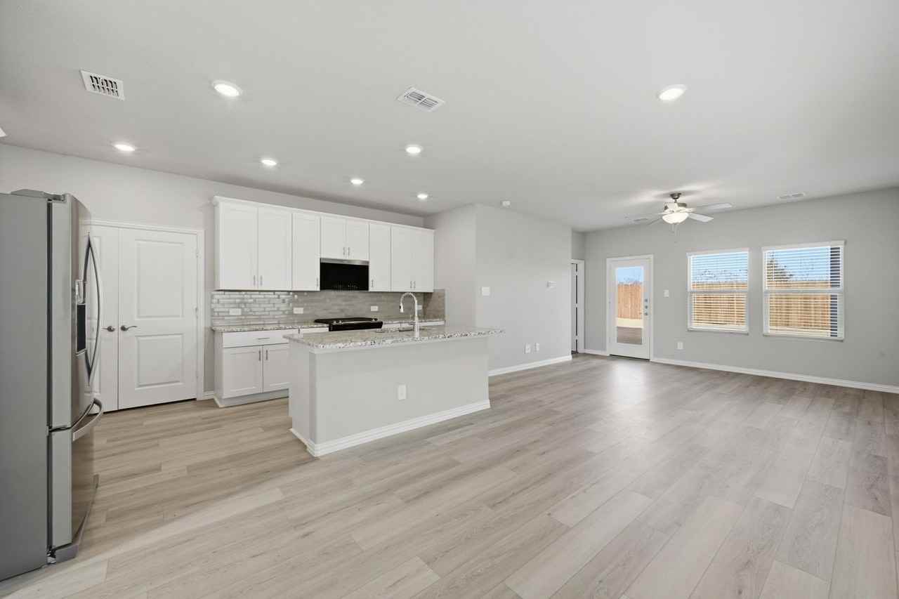 602 Travine Dr - Photo 2 of 21