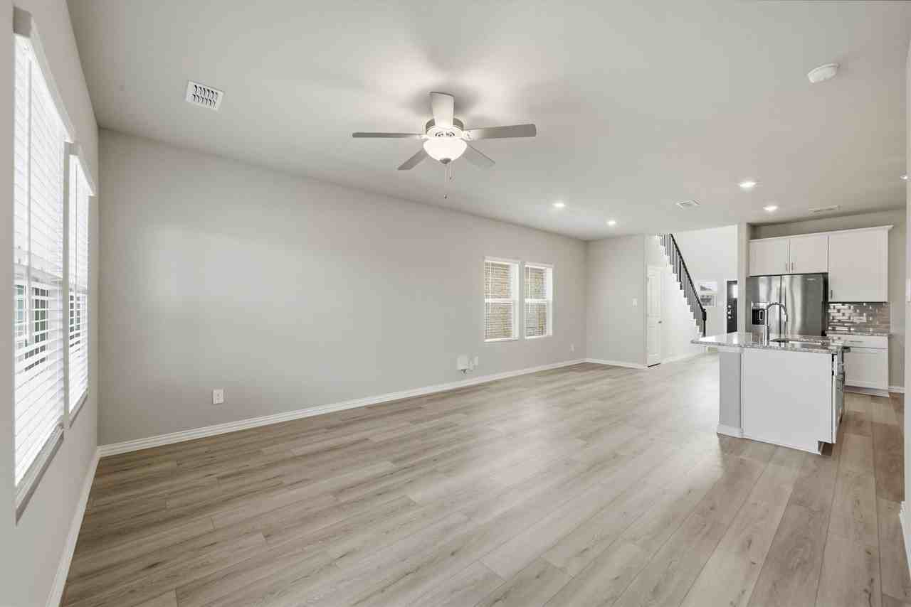 602 Travine Dr - Photo 3 of 21