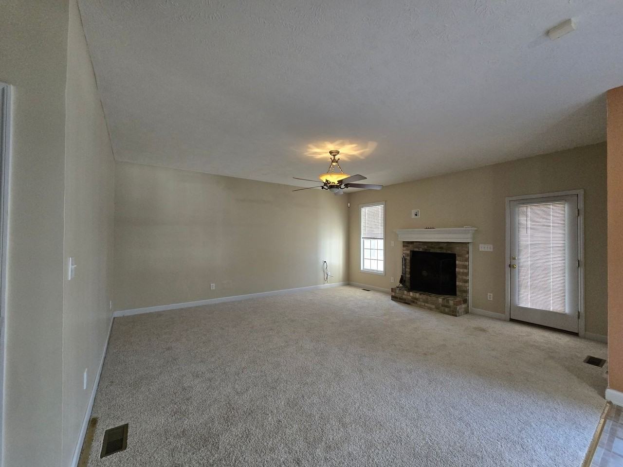 36 Randolph Ct - Photo 5 of 42