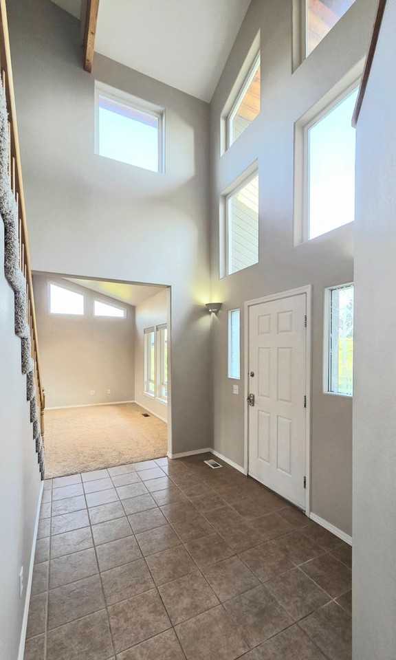 530 S Lynn Ave - Photo 7 of 50