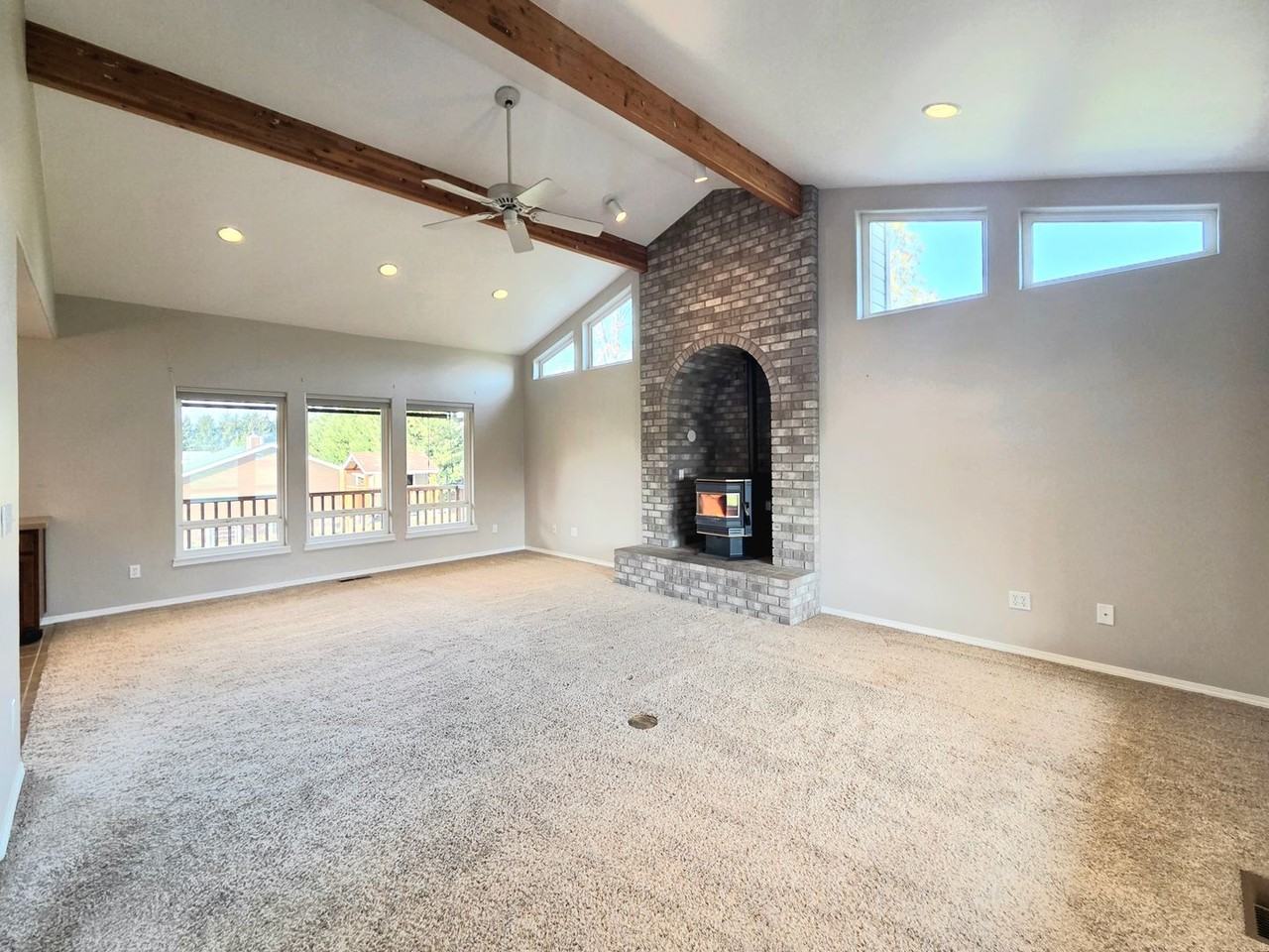 530 S Lynn Ave - Photo 6 of 50