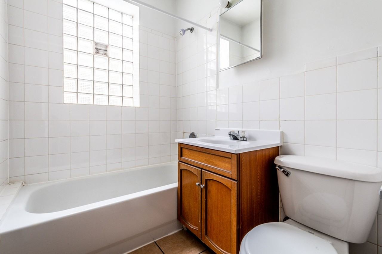 8200 S Clyde Ave Chicago, IL 60617 - Photo 2 of 15