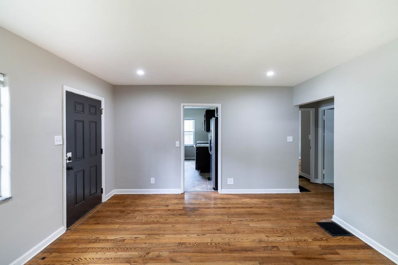 5161 Primrose Ave - Photo 6 of 22