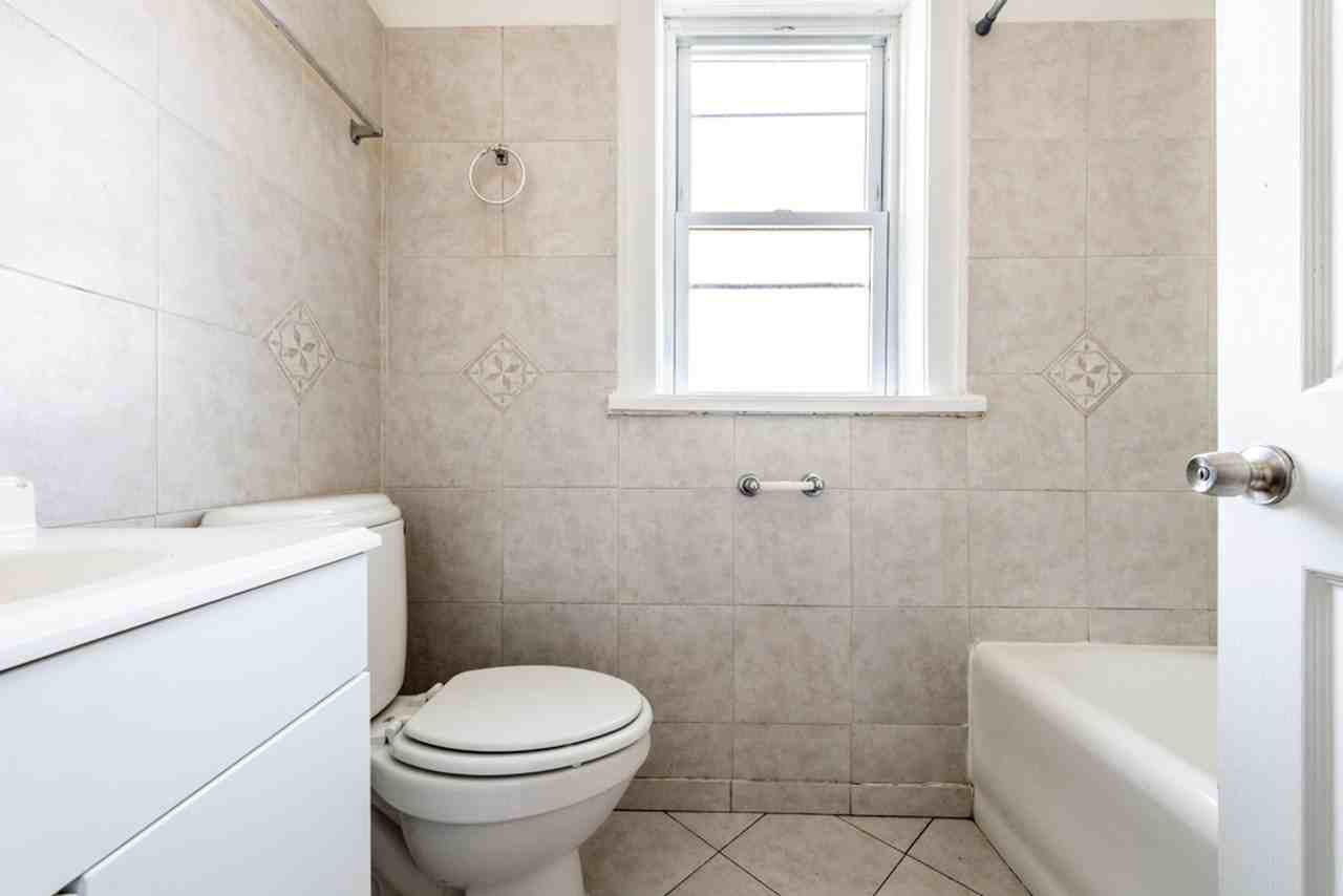 7800 S Jeffery Blvd Chicago, IL 60649 - Photo 2 of 21