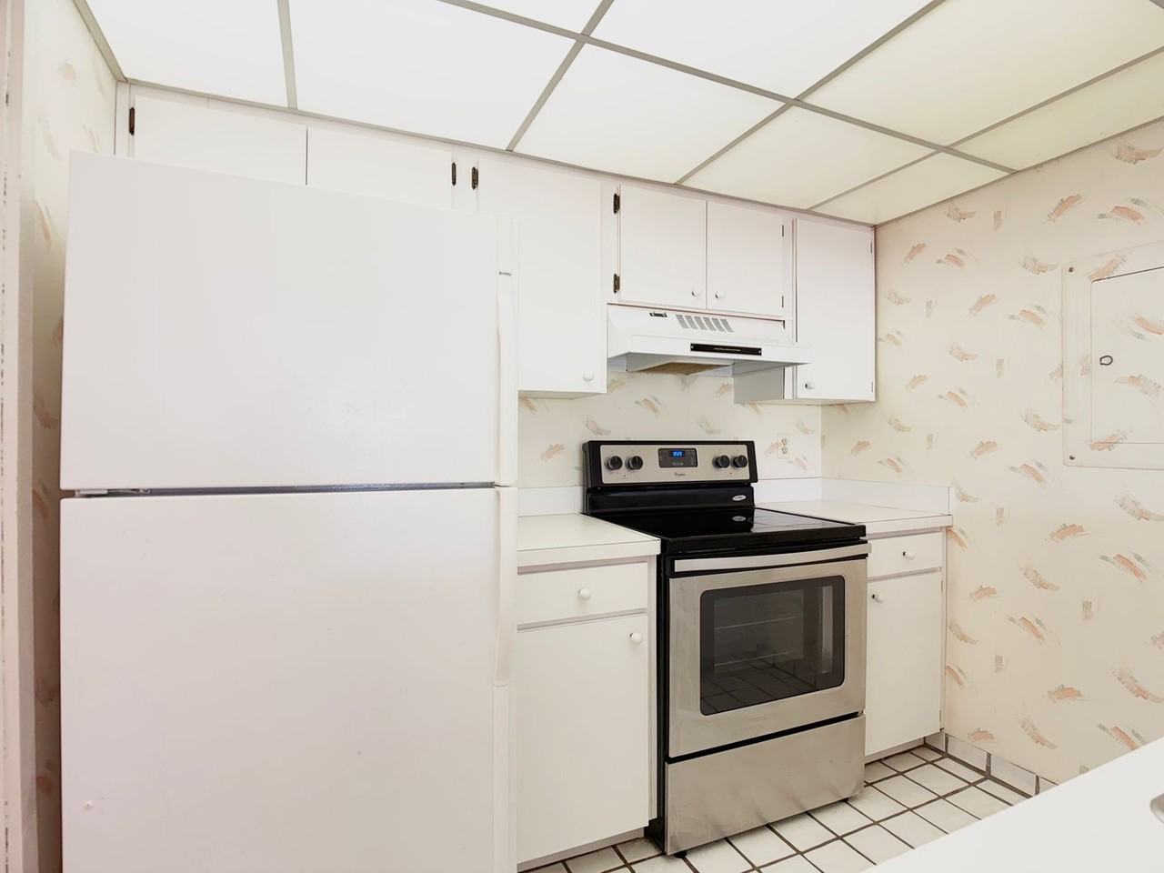 647 Olde Camelot Cir - Photo 3 of 17