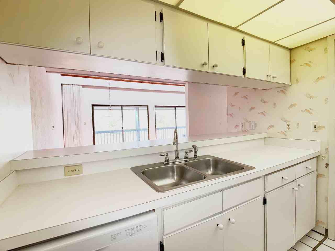 647 Olde Camelot Cir - Photo 4 of 17