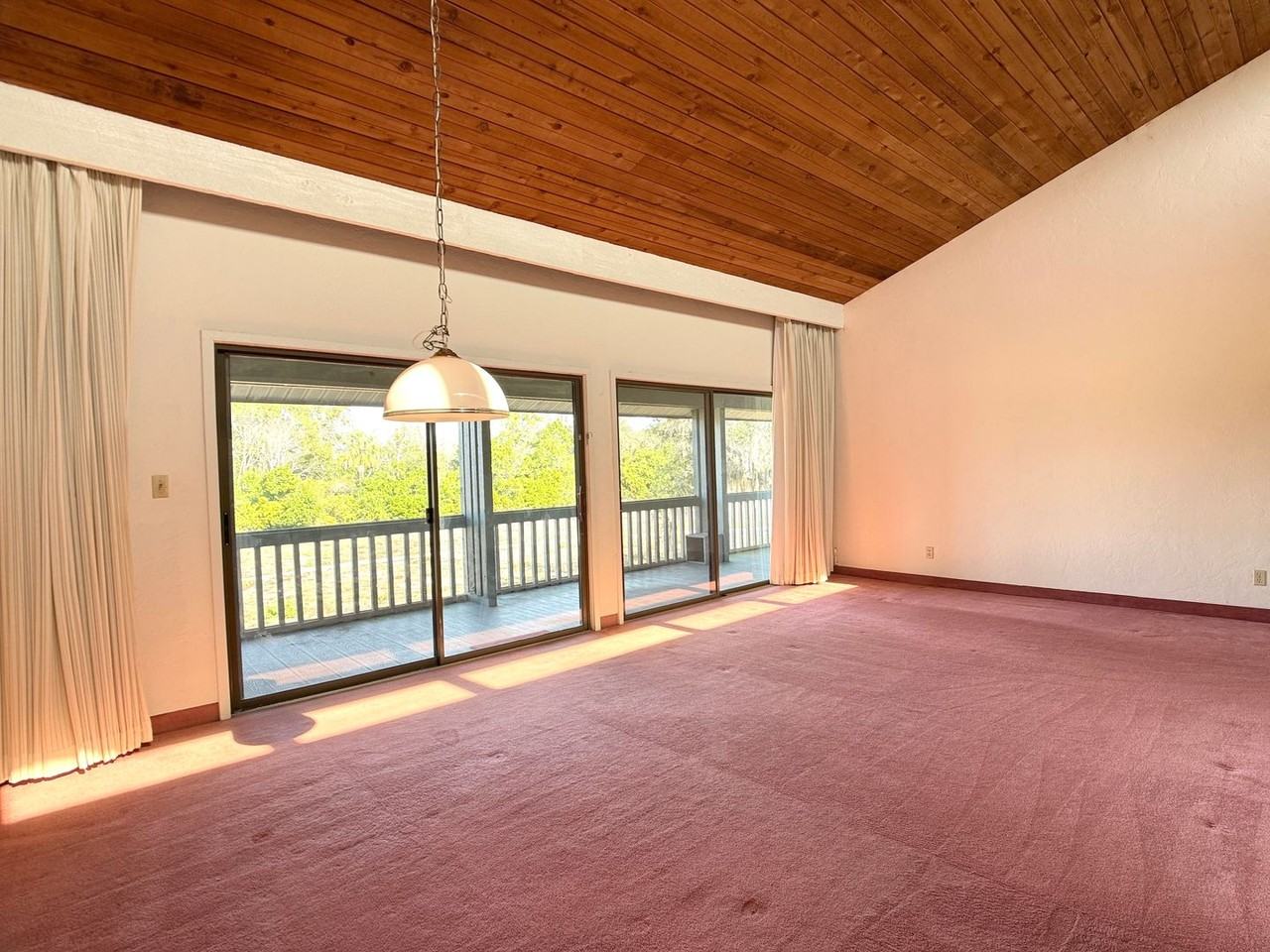 647 Olde Camelot Cir - Photo 6 of 17