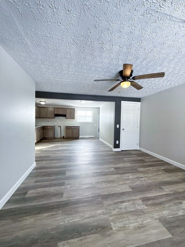 1876 Zettler Rd - Photo 2 of 21