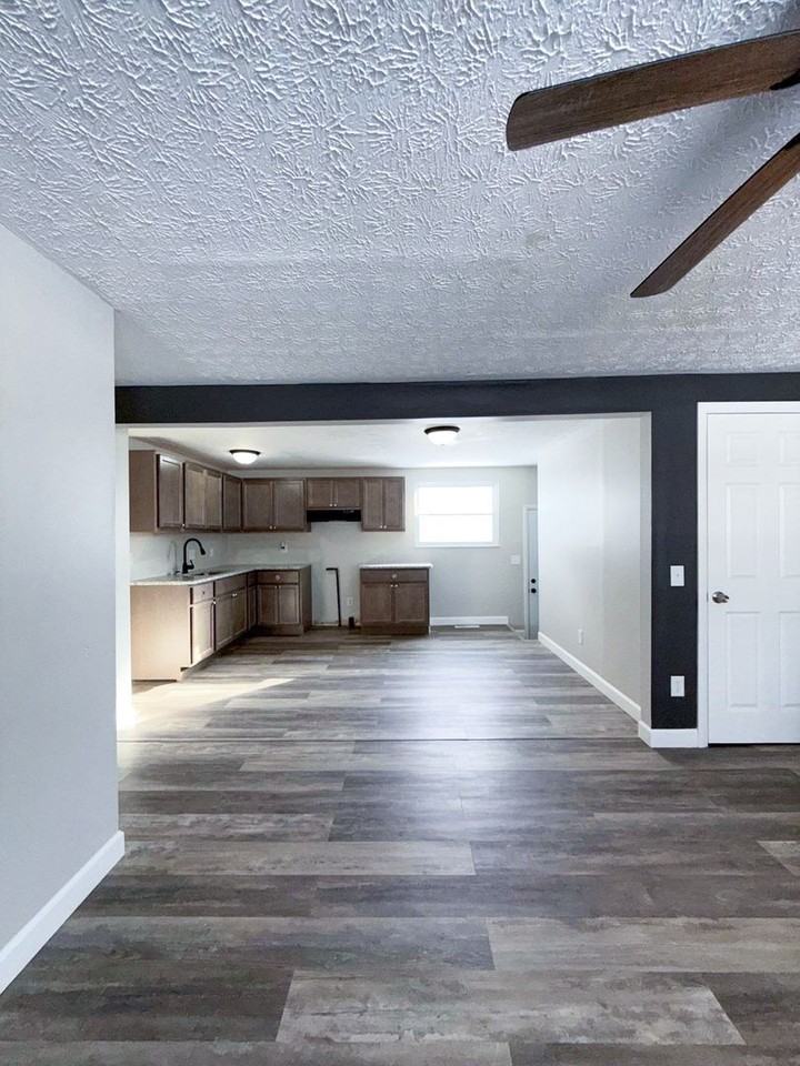 1876 Zettler Rd - Photo 3 of 21