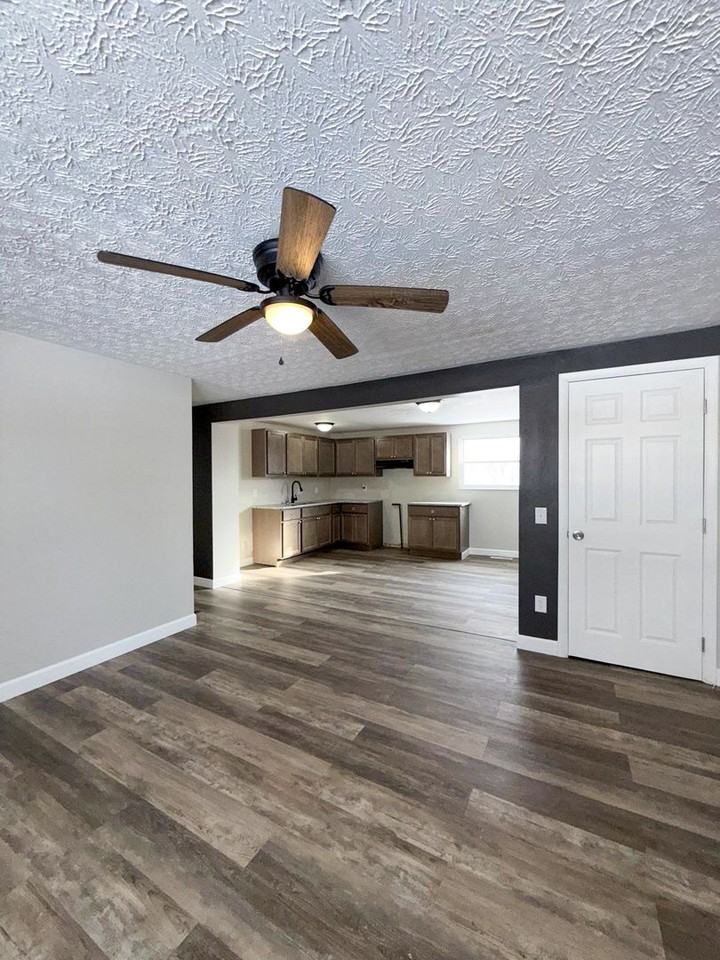 1876 Zettler Rd - Photo 4 of 21